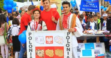Galerie foto. Elevii din Constanța serbează Ziua Europei - 8