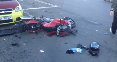 Galerie foto. Accident rutier la Dacia! Un motociclist, de urgență la spital - 5