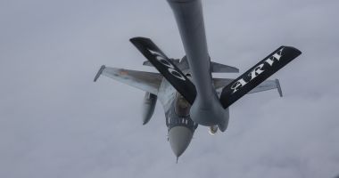 Galerie foto. Misiuni de realimentare în aer a aeronavelor F-16 Fighting Falcon - 4