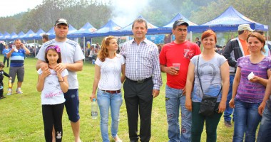 Galerie FOTO / Fiii satului Albești s-au reunit  la petrecerea organizată  de primarul Gheorghe Moldovan - 10