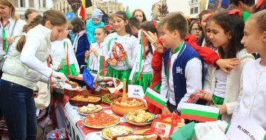 Galerie foto. Elevii din Constanța serbează Ziua Europei - 15