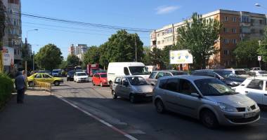 Imagini de coșmar! Trafic paralizat în Constanța, în zona Casa de Cultură. Coadă de mașini de 2 kilometri! - 2