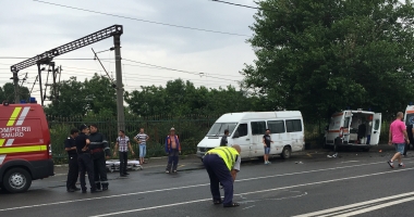 GALERIE FOTO. GRAV ACCIDENT RUTIER ÎN CONSTANȚA. CINCI VICTIME! A INTERVENIT DESCARCERAREA - 10
