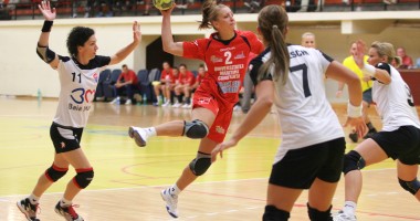 Stire din Sport : Handbal / S-a încheiat meciul CSU Neptun - HCM Baia Mare. Vezi aici scorul și Galeria Foto
