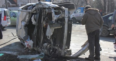 IMAGINI SPECTACULOASE de la accidentul grav de pe Soveja - 2