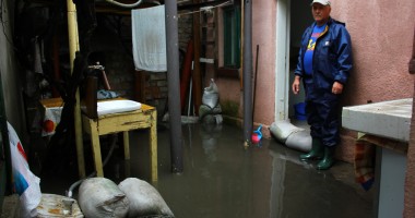 Rupere de nori la Constanța. Mai multe străzi din municipiu au fost inundate / Galerie foto - 7