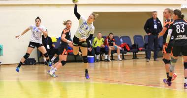 Galerie foto. Handbal feminin: CSU Neptun a cedat în fața Craiovei - 3