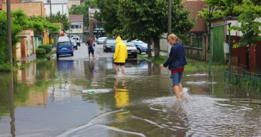 Rupere de nori la Constanța. Mai multe străzi din municipiu au fost inundate / Galerie foto - 9