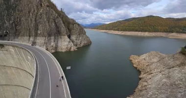 Stire din Actualitate : A început reumplerea lacului de acumulare Vidraru