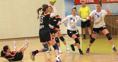 Galerie foto. Handbal feminin: CSU Neptun a cedat în fața Craiovei - 4