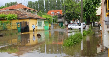 Rupere de nori la Constanța. Mai multe străzi din municipiu au fost inundate / Galerie foto - 13