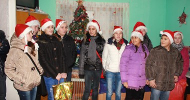 Campanie CUGET LIBER: Moș Crăciun a adus daruri la mai multe familii din Medgidia / Galerie foto - 3