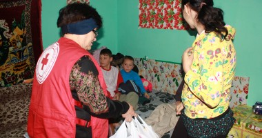 Campanie CUGET LIBER: Moș Crăciun a adus daruri la mai multe familii din Medgidia / Galerie foto - 4