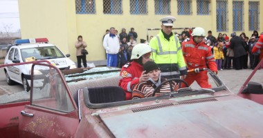 Poliția și descarcerarea, la Școala nr. 31 din Constanța (GALERIE FOTO) - 6