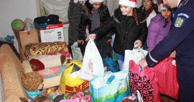Campanie CUGET LIBER: Moș Crăciun a adus daruri la mai multe familii din Medgidia / Galerie foto - 12