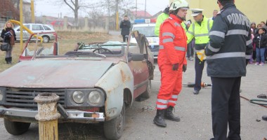 Poliția și descarcerarea, la Școala nr. 31 din Constanța (GALERIE FOTO) - 9