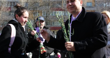 Partidul Poporului a dăruit flori și mărțișoare constănțencelor  GALERIE FOTO - 4