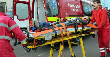 Licean cu picioarele rupte după ce a căzut de pe acoperișul școlii - 6
