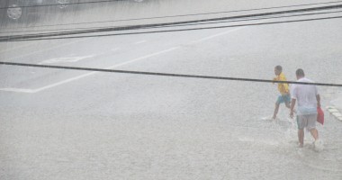 UPDATE. CONSTANȚA SUB APE: Zeci de străzi, gospodării și instituții publice sunt inundate! Canalizările nu mai fac față! GALERIE FOTO - 14