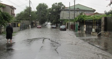 Stire din Eveniment : VINE DIN NOU POTOPUL! COD ROȘU de INUNDAȚII la CONSTANȚA