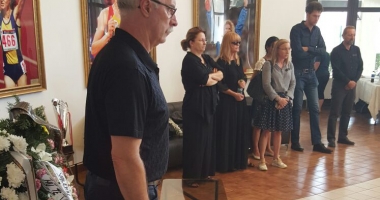 GALERIE FOTO / Nicolae Mărășescu, condus pe ultimul drum. Elena Frîncu prezentă la ceremonia religioasă - 2