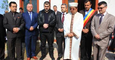 Galerie foto. Primarul Valentin Vrabie a inaugurat noua geamie din satul Izvoru Mare - 5