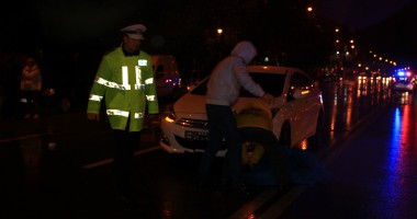 Galerie FOTO. Accident rutier grav în Constanța. O femeie a murit strivită sub roțile mașinii - 4