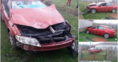 GRAV ACCIDENT RUTIER LA CONSTANȚA. UN ȘOFER A VRUT SĂ EVITE UN CÂINE, DAR S-A IZBIT CU MAȘINA ÎNTR-O CASĂ