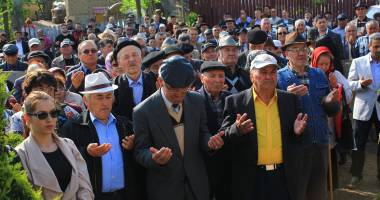 Galerie foto. Primarul Valentin Vrabie a inaugurat noua geamie din satul Izvoru Mare - 6