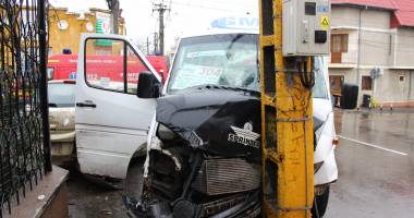 Galerie foto / ACCIDENT RUTIER GRAV în zona Spitalului Județean. 19 VICTIME - 13