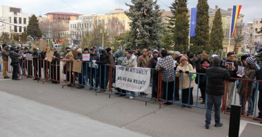 Imagini de la protestul din fața Prefecturii din Constanța - 4