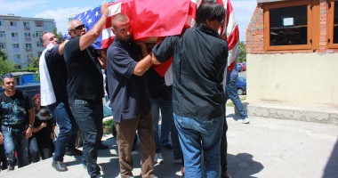 GALERIE FOTO. Constănțeanul mort în atentatul din Afganistan, condus pe ultimul drum - 8