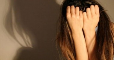 Stire din Eveniment : SCANDAL SEXUAL! Un profesor de muzică supunea fetițe la PERVERSIUNI SEXUALE