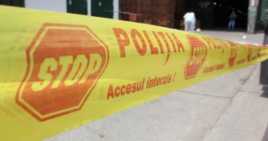 Stire din Eveniment : Un bărbat a fost reținut după ce și-a înjunghiat soția și cumnata