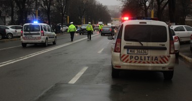 ACCIDENTE ÎN LANȚ PE B-DUL TOMIS / Ambulanță care transporta un pacient, lovită de o șoferită neatentă - 4