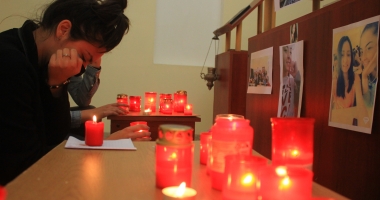LACRIMI ȘI DURERE PENTRU ELEVA DE LA COLEGIUL PEDAGOGIC