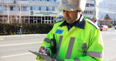 Stire din Eveniment : Peste 300 de șoferi, prinși în ofsaid de rutieriști, într-o singură zi