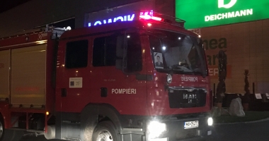 GALERIE FOTO-VIDEO / INCENDIU LA MARITIMO. Intervin mai multe autospeciale - 3