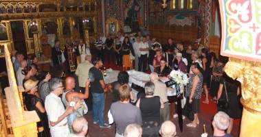 GALERIE FOTO  / Eroul - revoluționar Barbu Dănescu a fost condus pe ultimul drum - 2