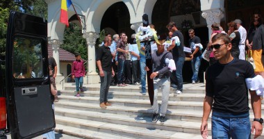 GALERIE FOTO  / Eroul - revoluționar Barbu Dănescu a fost condus pe ultimul drum - 7