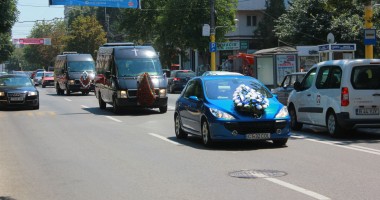 GALERIE FOTO  / Eroul - revoluționar Barbu Dănescu a fost condus pe ultimul drum - 6