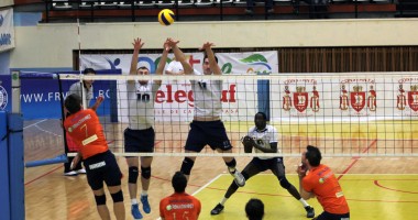 Volei masculin / Vezi aici imagini de la partida CVM Tomis - Remat Zalău. Scor final 1 - 3 - 6