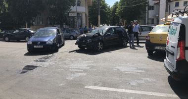 GALERIE FOTO / ACCIDENT RUTIER GRAV pe bulevardul Mamaia. DOUĂ VICTIME - 5