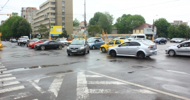 NERVI ÎNTINȘI LA MAXIM ȘI HAOS, ÎN INTERSECȚIA DE LA KAUFLAND - 4