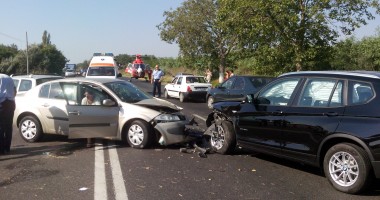 Galerie FOTO. Aglomerația face victime! Accident grav în Tuzla. Elicopterul SMURD, la fața locului - 6