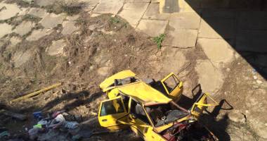 Galerie foto. Accident rutier grav, în județul Constanța / Au căzut cu mașina într-un canal adânc de patru metri. ȘASE VICTIME - 4