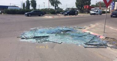 Pericol pentru șoferii din Constanța! Zeci de geamuri sparte pe bulevardul Aurel Vlaicu - 2