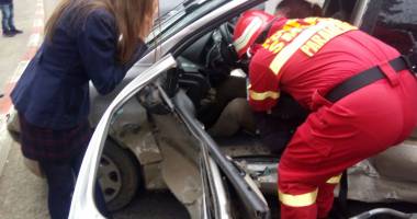 GALERIE FOTO ȘI VIDEO. GRAV ACCIDENT RUTIER ÎN ZONA CAMPUS DIN CONSTANȚA. MAI MULTE VICTIME