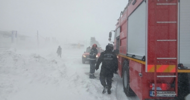 Mașini blocate în județul Constanța, după ce un autotren a blocat DN22