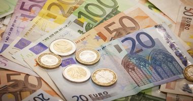 Stire din Economie : Fondurile europene pot fi folosite în economie pentru combaterea COVID-19